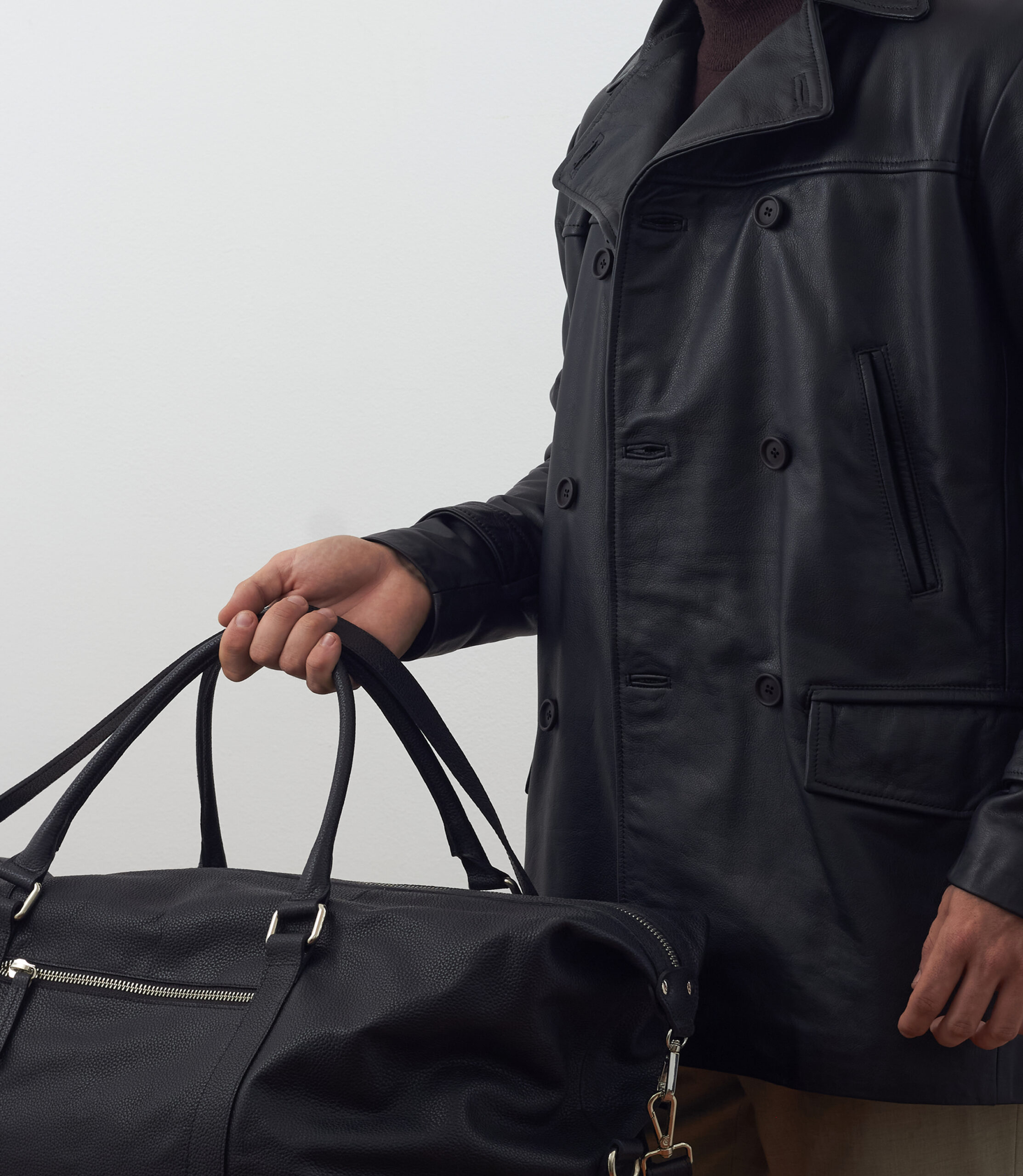 Campera de cuero para viajar: una prenda, muchas posibilidades